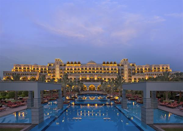 Photograph Victor Romero Jumeirah Zabeel Saray on One Eyeland